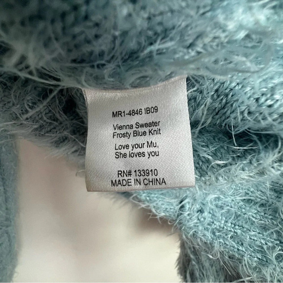 Show Me Your MUMU Women XS Vienna Sweater Frosty Blue Knit Shaggy Furry Winter - Picture 13 of 14